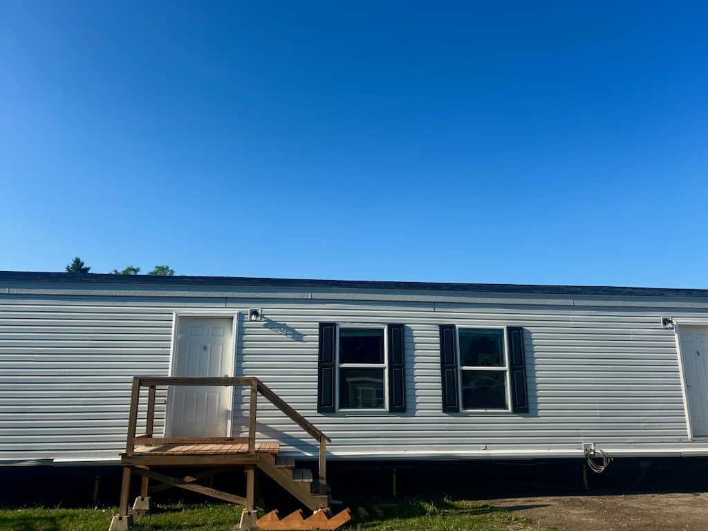 2115 Hwy 2 E - 11